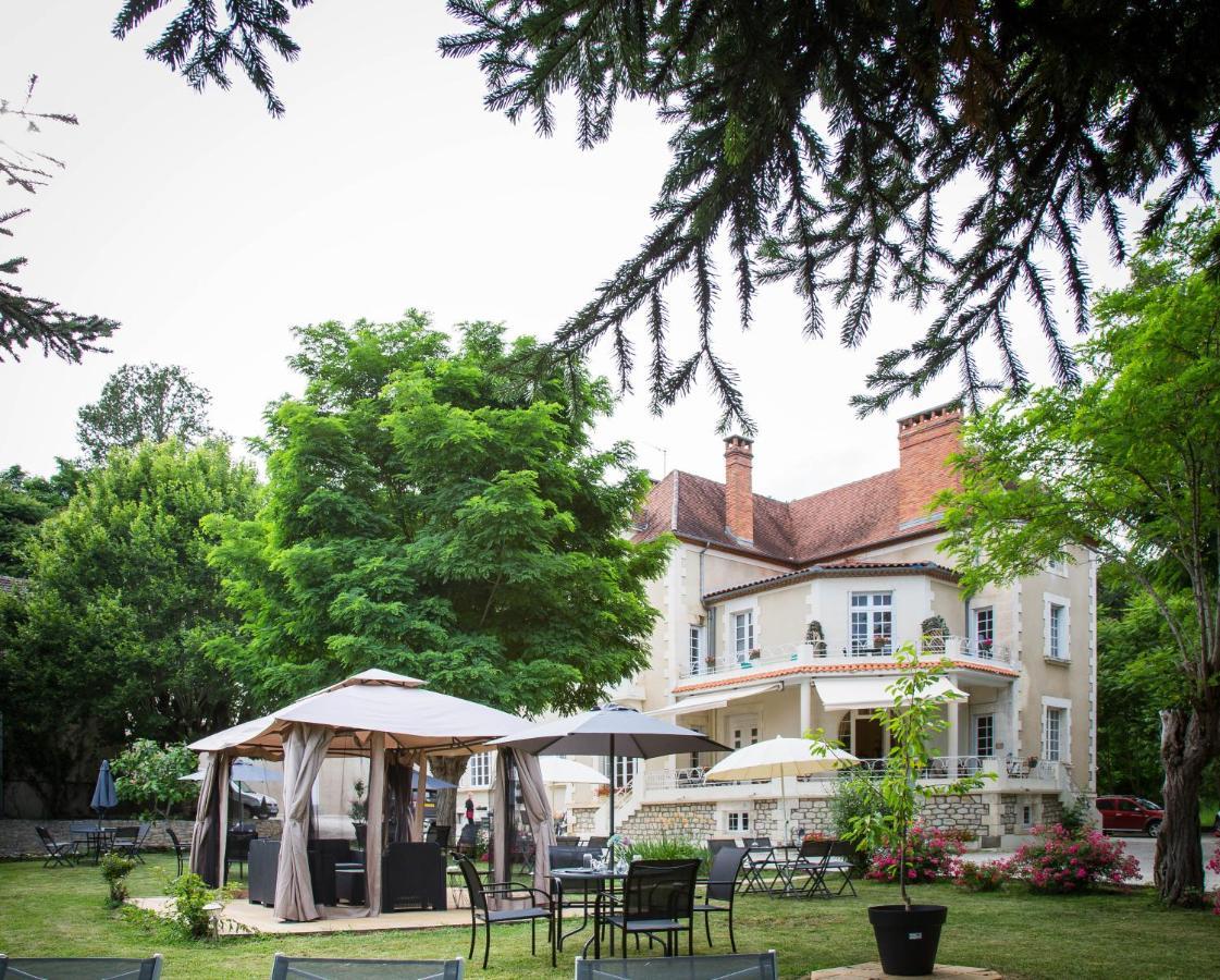 Vue Du Chateau D'Excideuil En Chambres Exterior photo