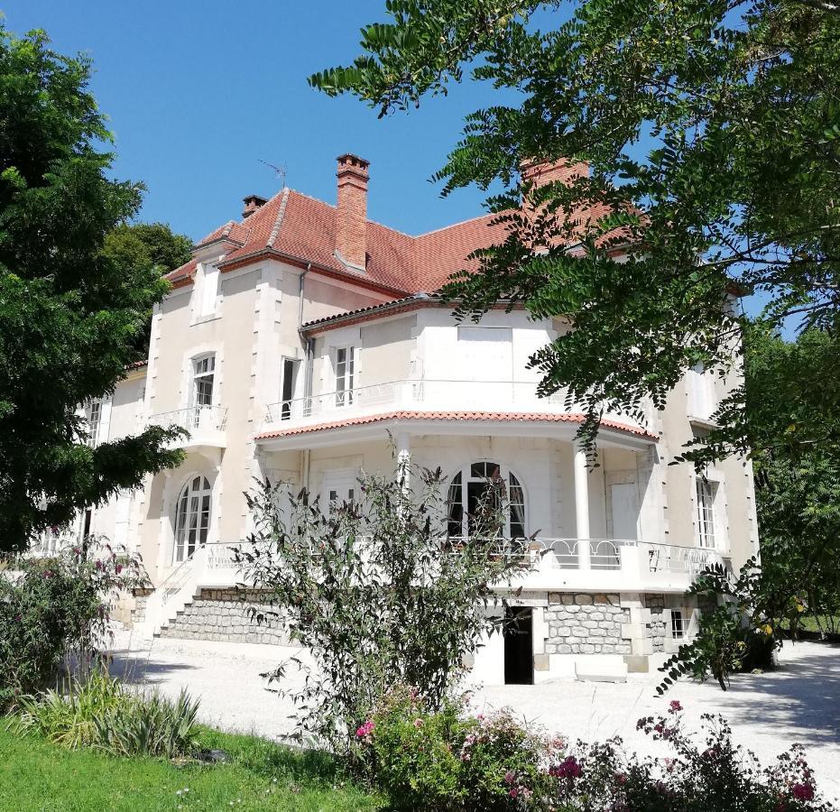 Vue Du Chateau D'Excideuil En Chambres Exterior photo